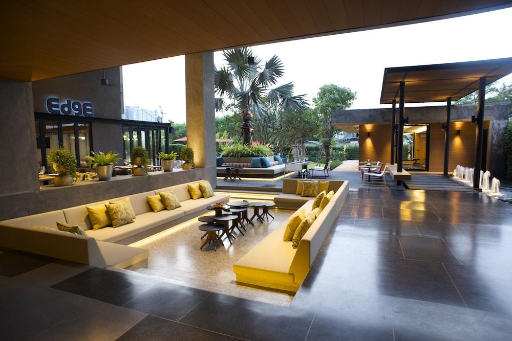 The Silver Palm Wellness Resort - Lobby Sitting Area