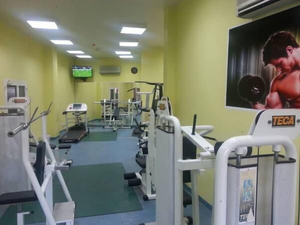 Yanbu Arac Resort - Families Only - Gym
