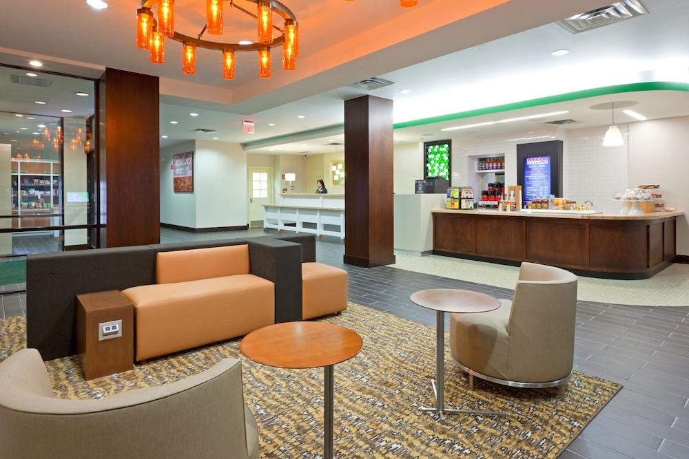 Holiday Inn Clark - Newark Area, an IHG Hotel - Lobby