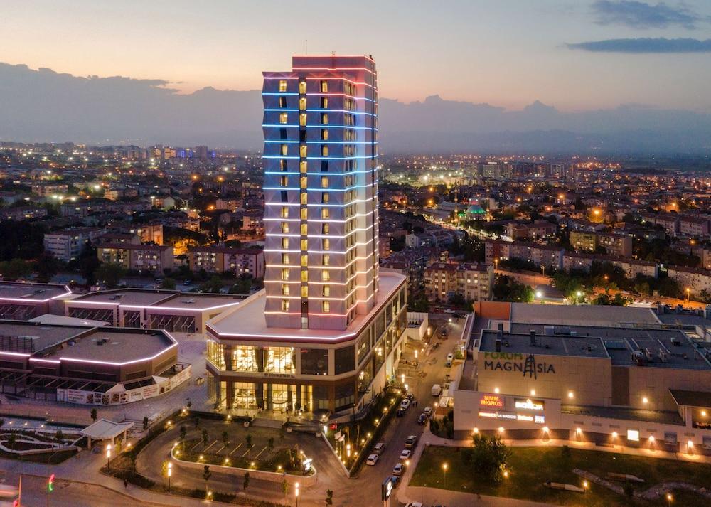 DoubleTree by Hilton Manisa - Exterior
