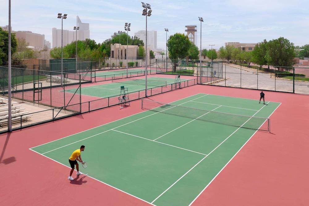فندق إنتركونتيننتال الرياض، آن آي آيتش جي هوتل - Tennis Court