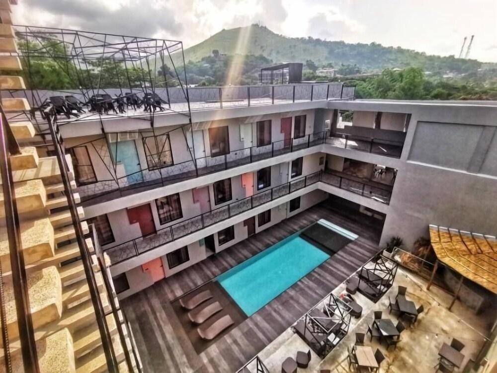 Zenvea Hotel Coron - Featured Image