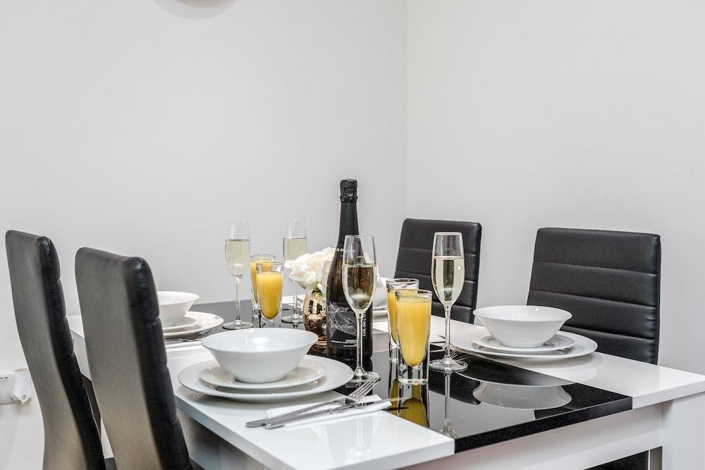 Watford Central Apartment - Modernview Serviced Accommodation - Interior