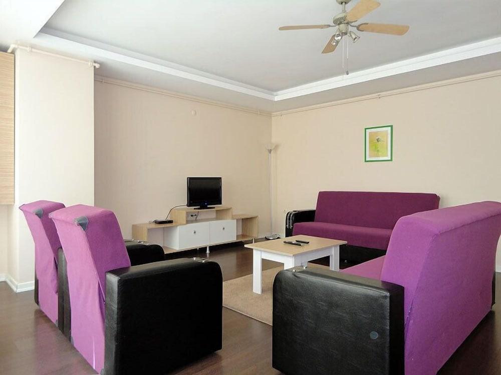 Hera Club Residence - Living Area