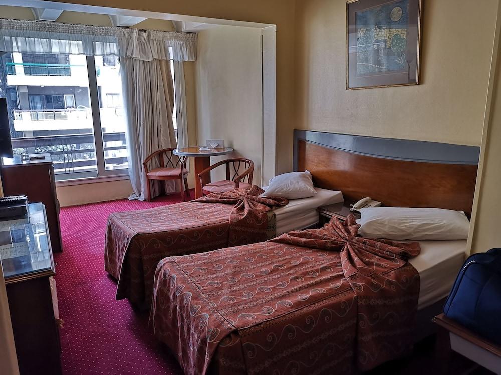 Trio Caroline Hotel - Room