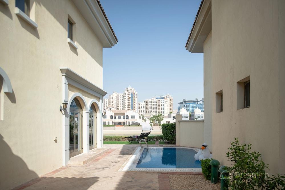 دريم إن دبي - لاكشري بالم بيتش فيلا - Outdoor Pool