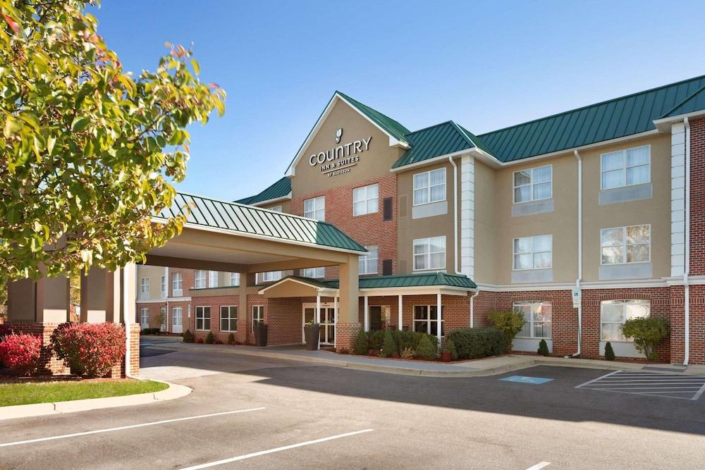 Country Inn & Suites by Radisson, Camp Springs (Andrews Air Force Base), MD - Featured Image
