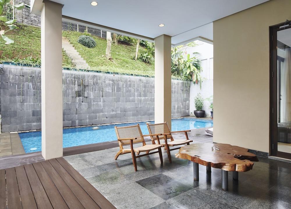 Permai 1 Villa 3 Bedroom with A Private Pool - Featured Image