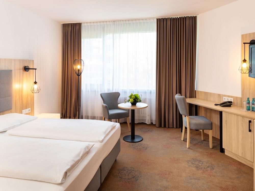 Plaza Hotel & Living Frankfurt - Featured Image