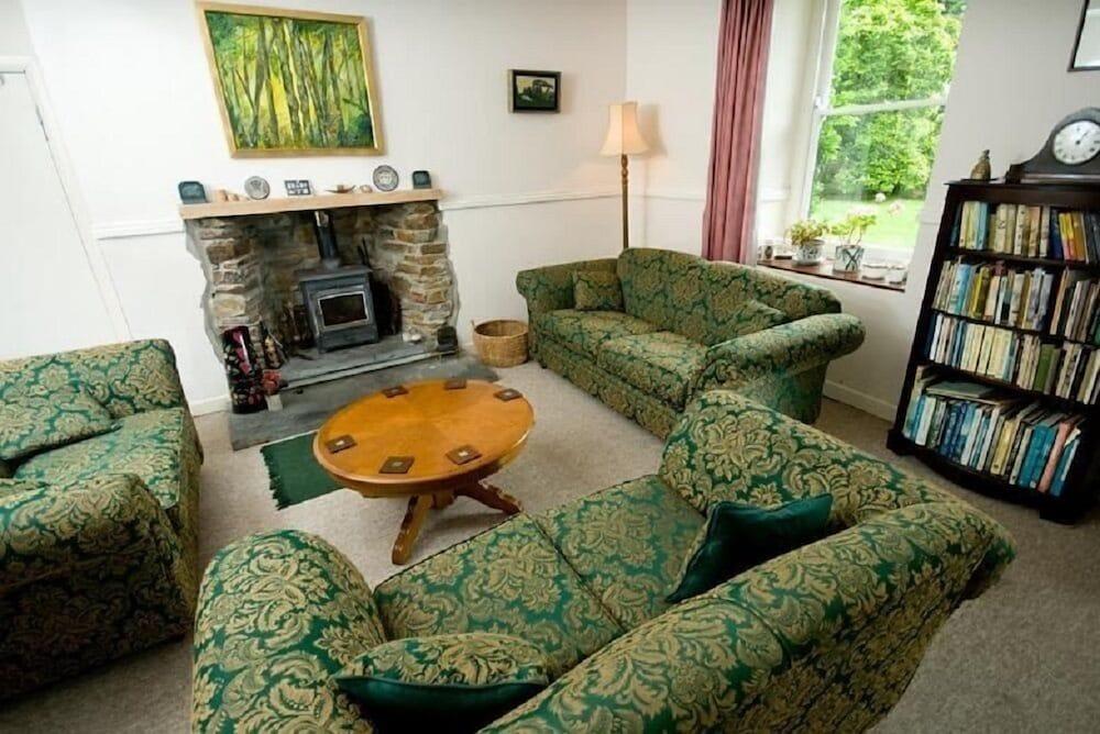 Cuffern Manor - Lobby Lounge