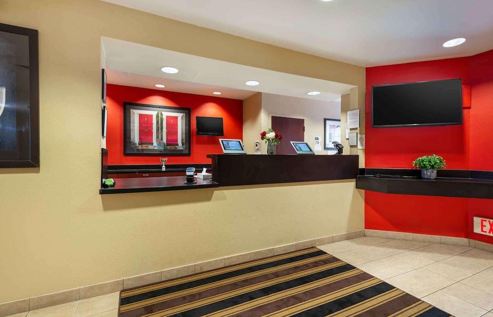 Extended Stay America Suites Secaucus Meadowlands - Lobby
