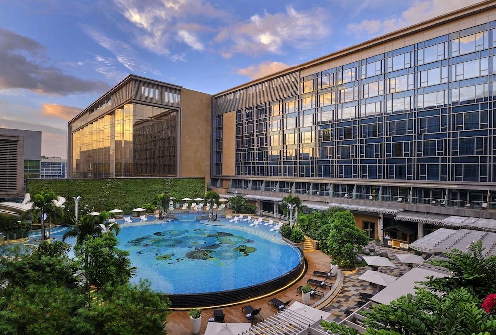 Hilton Manila - Featured Image