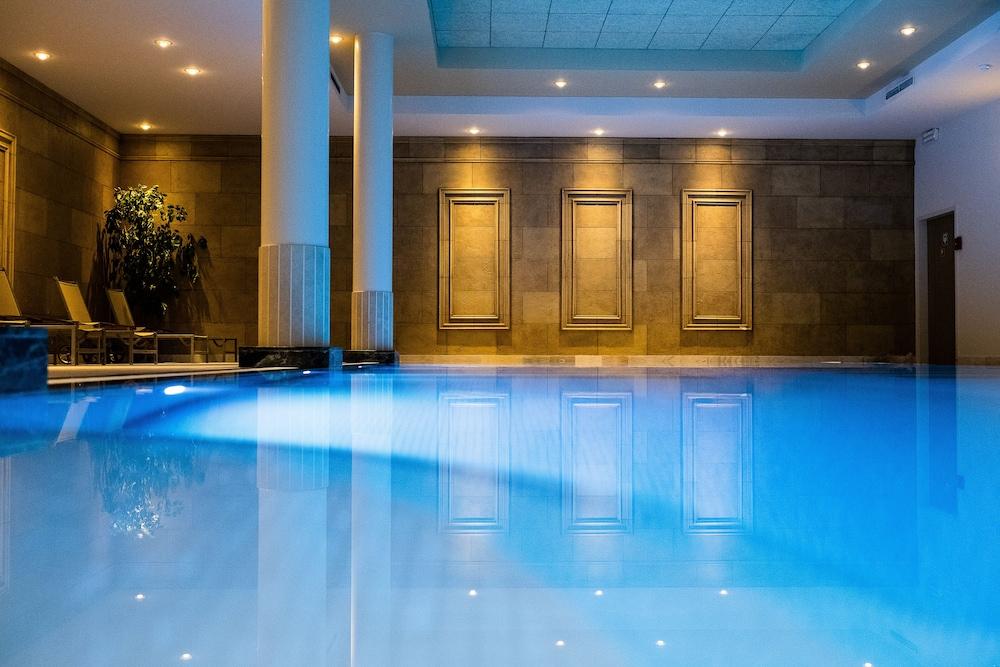 Hyllit Hotel - Indoor Pool