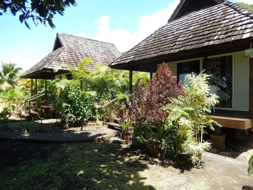 Pueu Village - Property Grounds