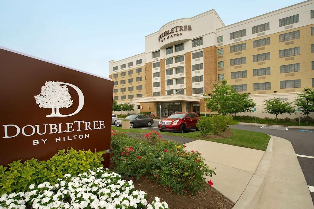 DoubleTree by Hilton Sterling - Dulles Airport - Featured Image