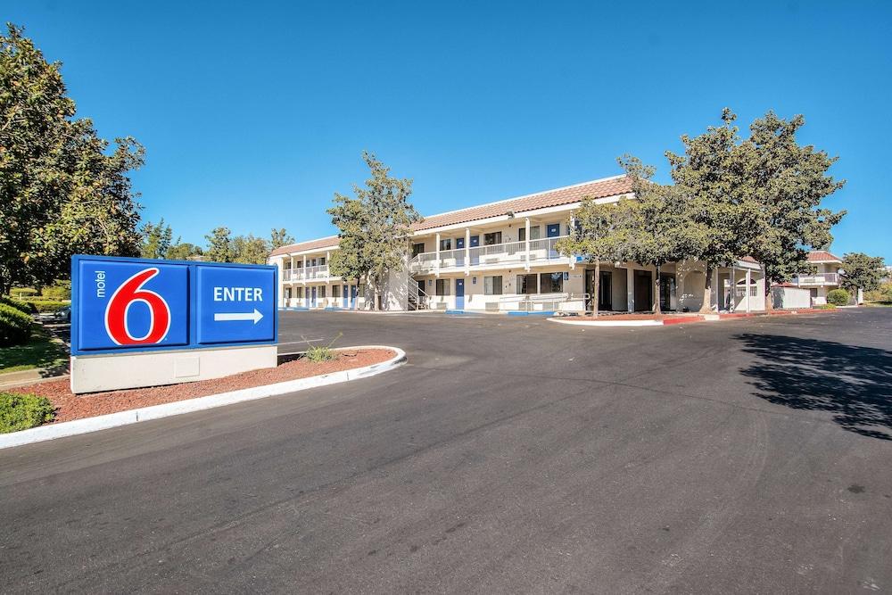 Motel 6 Redding, CA - South - Featured Image