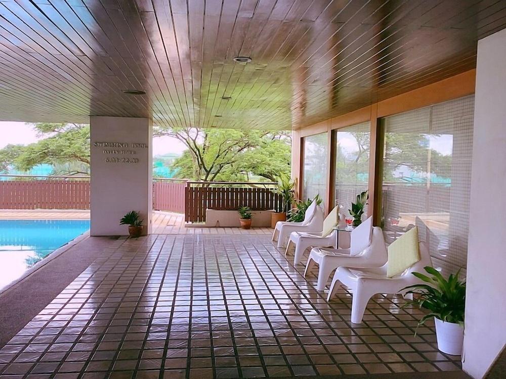 Sky Place Serviced Apartment - Indoor Pool
