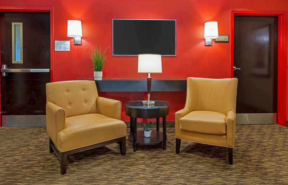 Extended Stay America Suites Secaucus Meadowlands - Lobby