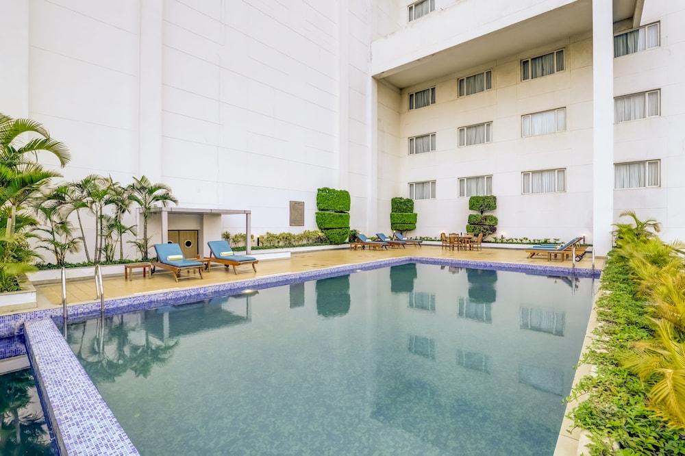 Lemon Tree Hotel, Electronics City - Bengaluru - Pool