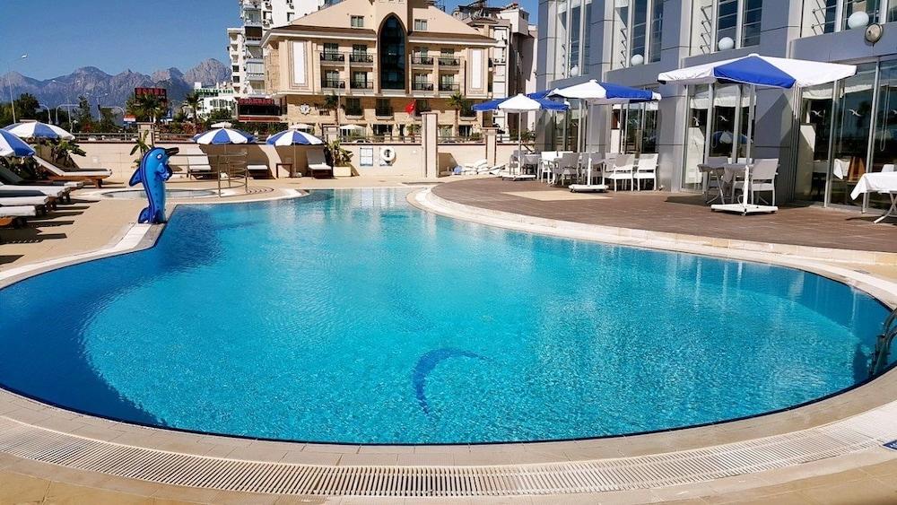 Blue Garden Hotel - Outdoor Pool