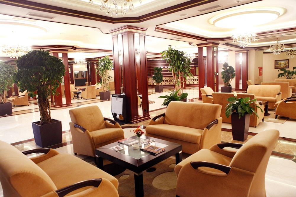 Modern Hotel - Lobby Lounge