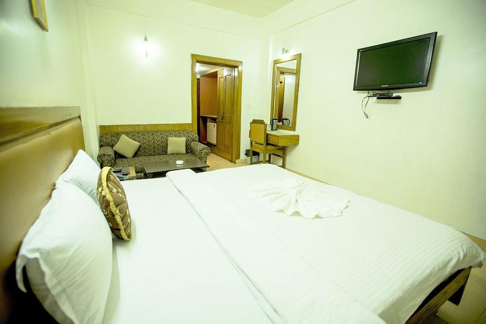 Hotel Deep Avadh - Featured Image
