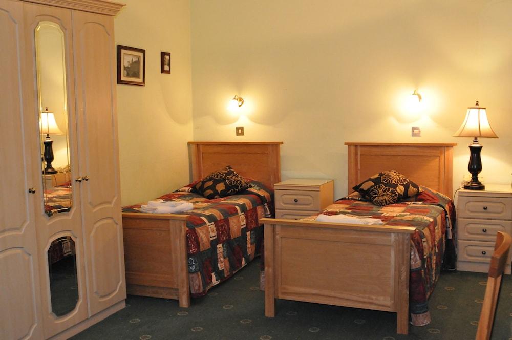 Ridgeway Hotel - Room