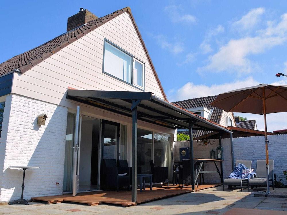 Lovely Holiday Home in Noordwijkerhout near Lake - Featured Image