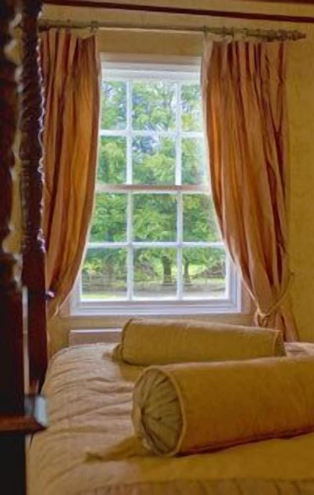 Tullylagan Country House Hotel - Room