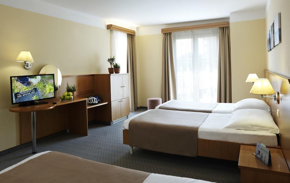 Hotel Neptun – Lifeclass Hotels & Spa, Portorož - Featured Image