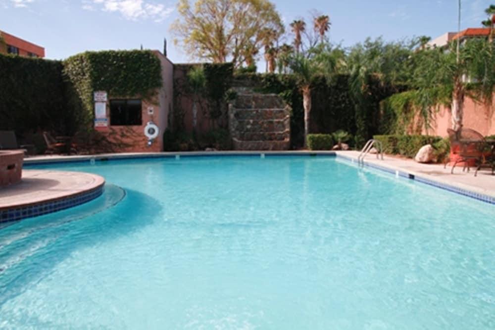 Ramada by Wyndham Viscount Suites Tucson East - Pool