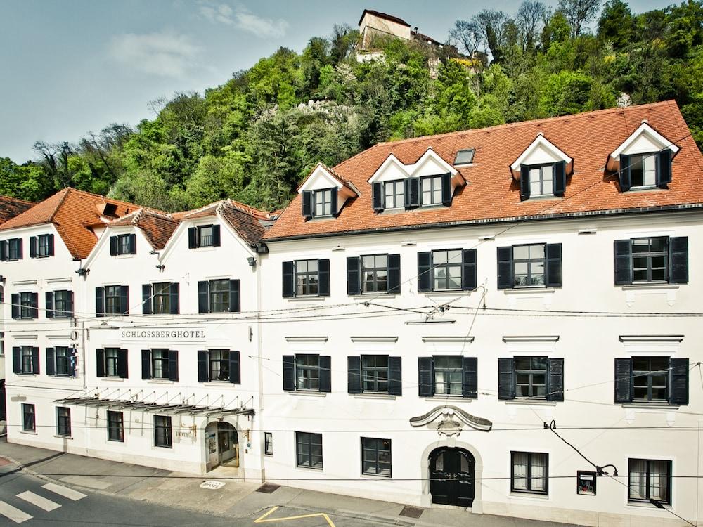 Schlossberghotel - Das Kunsthotel - Featured Image