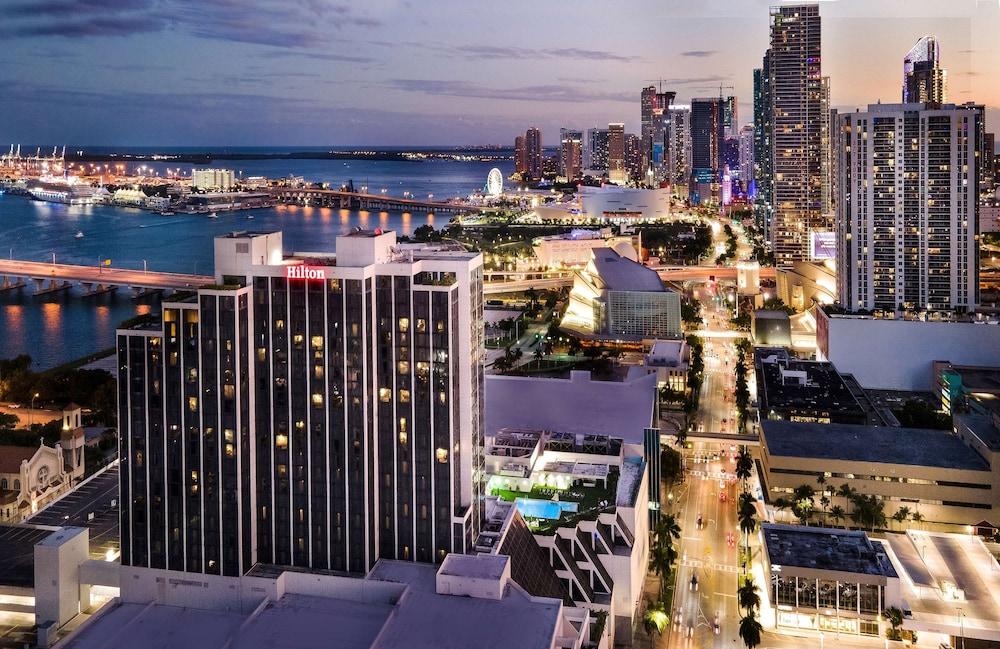 Hilton Miami Downtown - Exterior