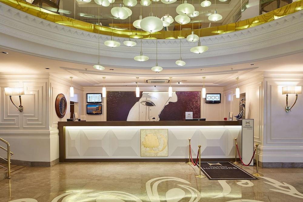 Doubletree By Hilton Hotel Izmir - Alsancak - Reception