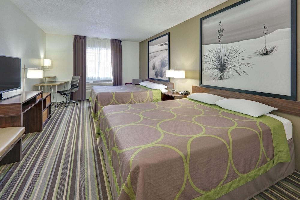 Super 8 by Wyndham Roswell - Room