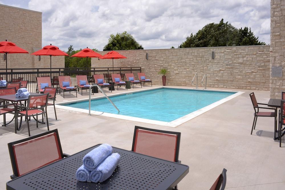 Courtyard by Marriott Austin Pflugerville and Pflugerville Conference Center - Waterslide