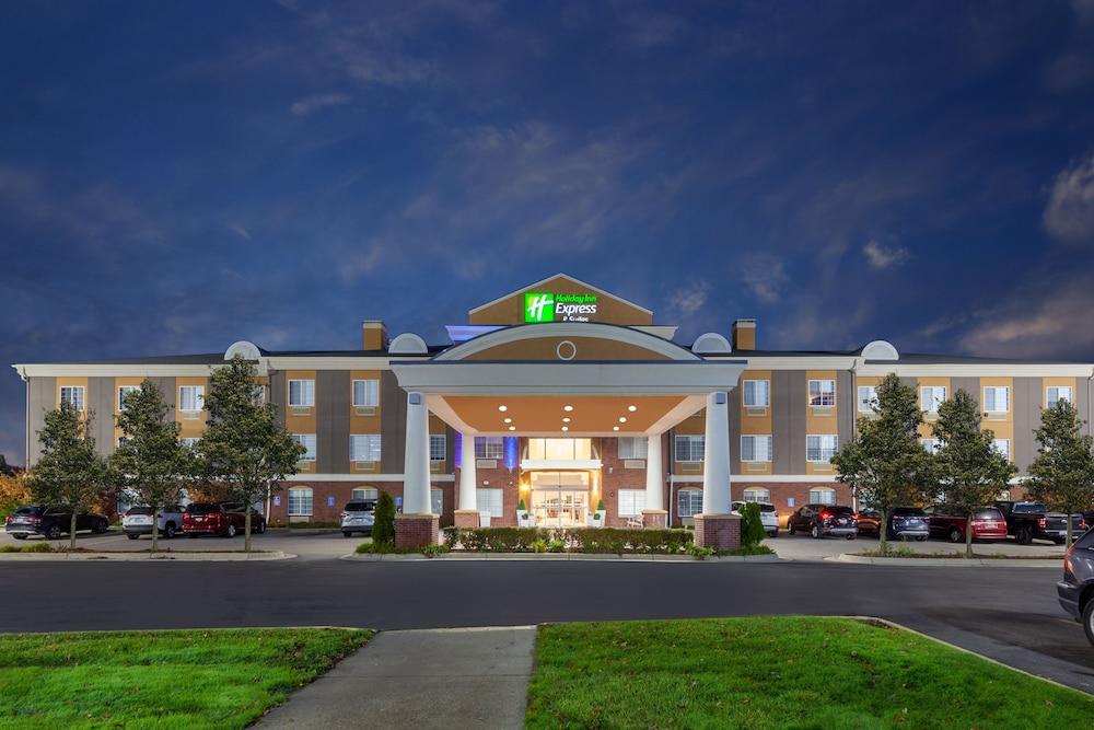 Holiday Inn Express Hotel & Suites Woodhaven, an IHG Hotel - Featured Image