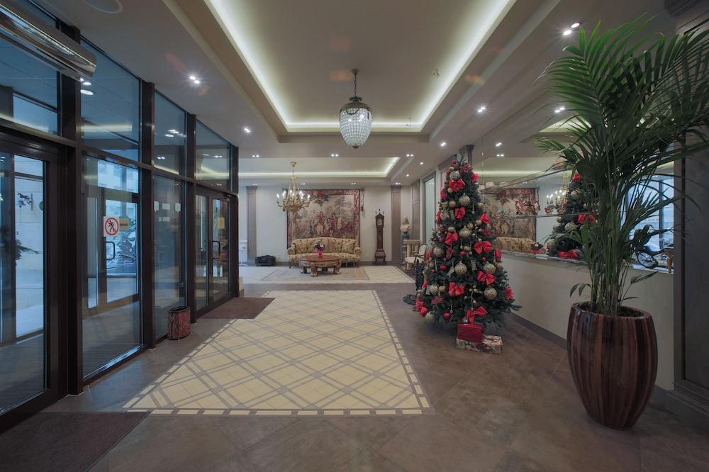 Arbat House Hotel - Interior Entrance