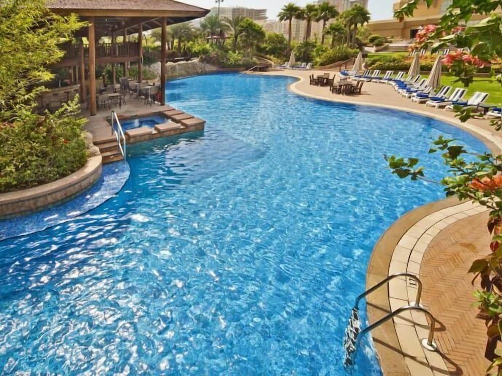 Gulf Executive Residence - Outdoor Pool