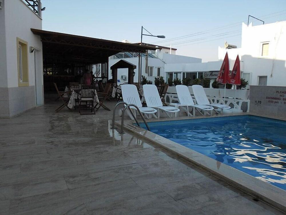 Cam Otel - Outdoor Pool