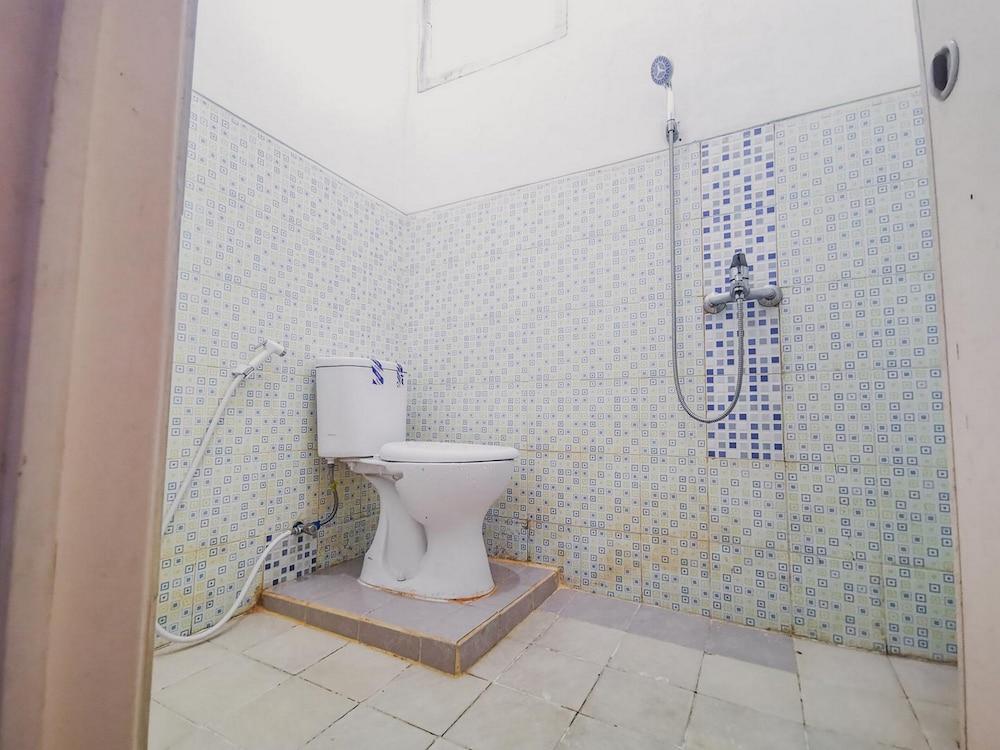 ريد دورز نير يونيفيرسيتاس لامبونج 2 - Bathroom