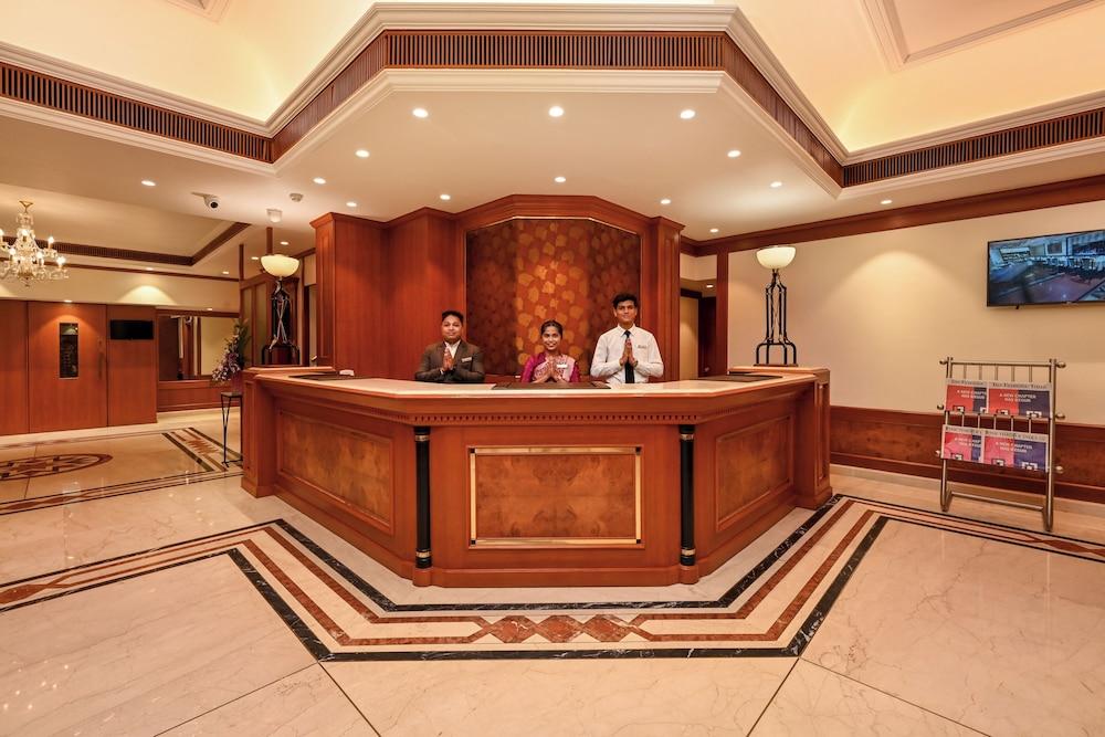 Fariyas Hotel - Reception