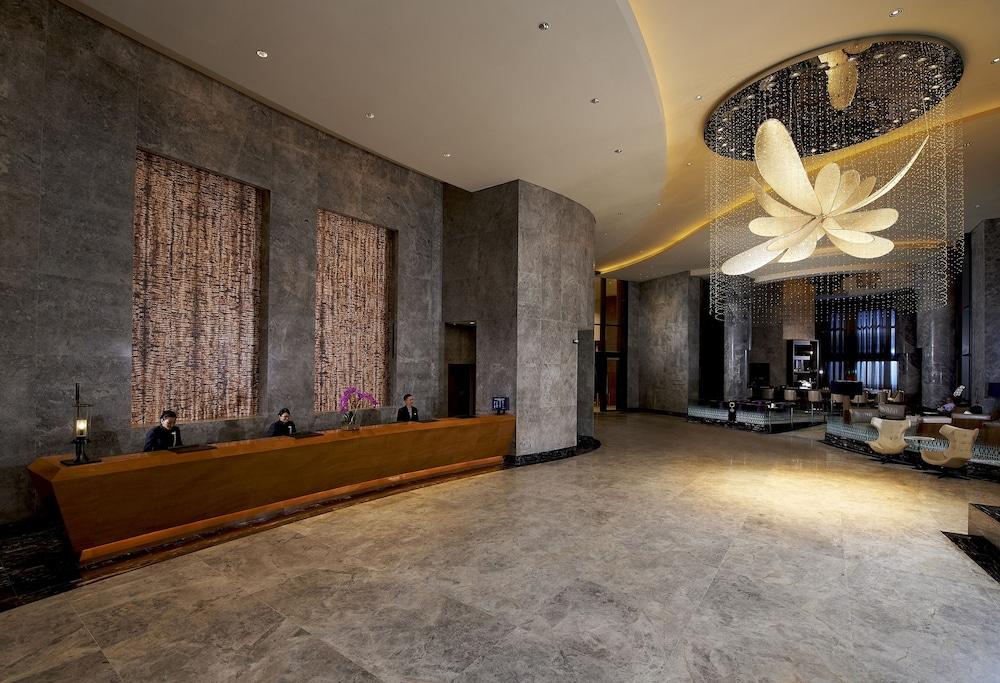Carlton City Hotel Singapore - Lobby