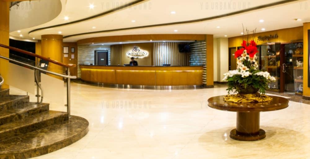 Grand Pasundan Convention Hotel - Lobby