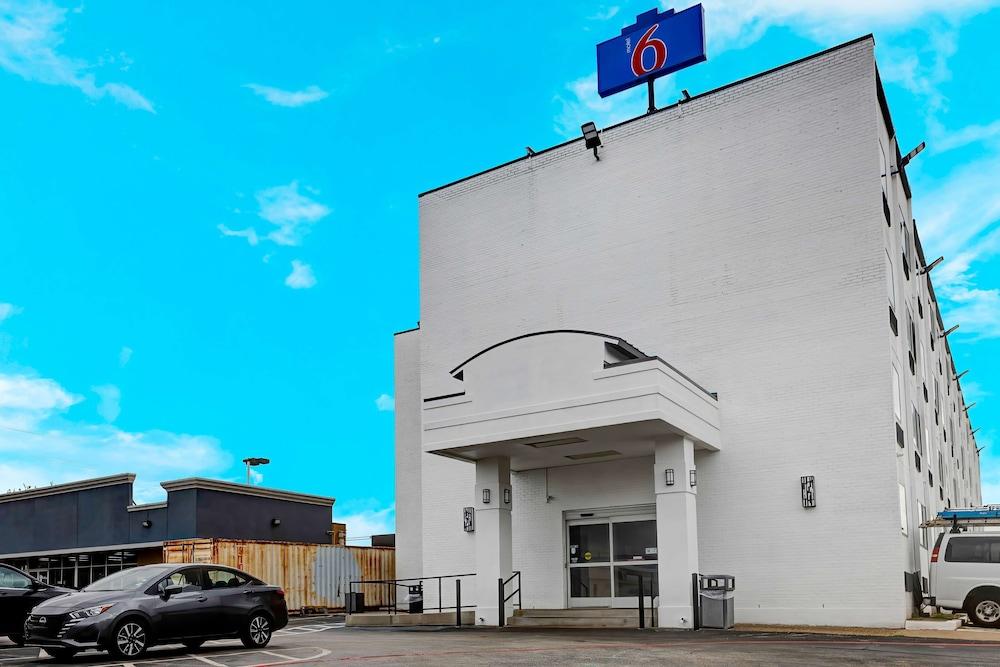 Motel 6 Arlington, Tx – Entertainment District - Featured Image
