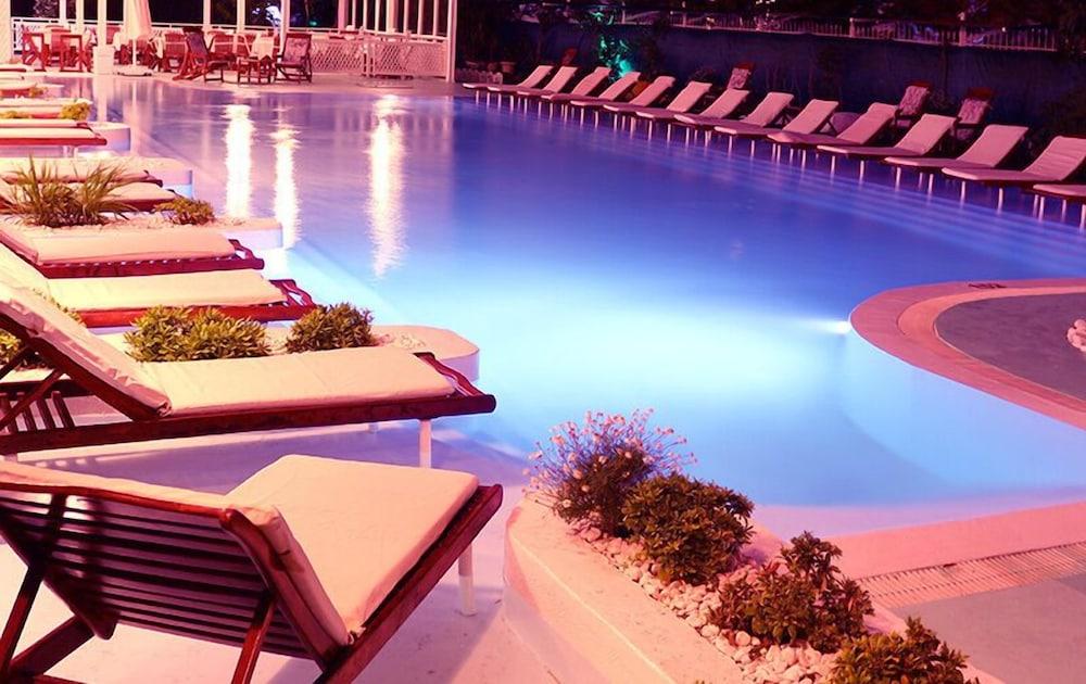 Guverte Butik Hotel - Outdoor Pool