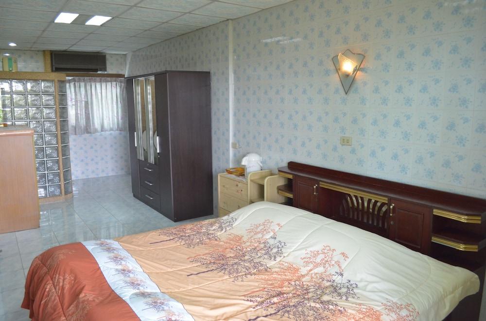 Charan 41 Hostel - Room