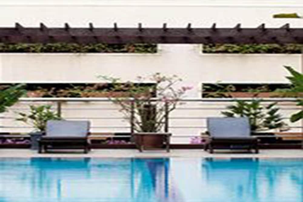 Dynasty Grande Hotel - Outdoor Pool