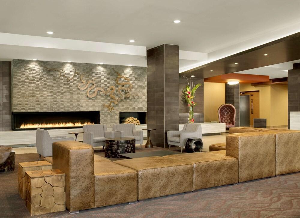 The Broadway Columbia - a DoubleTree by Hilton - Reception