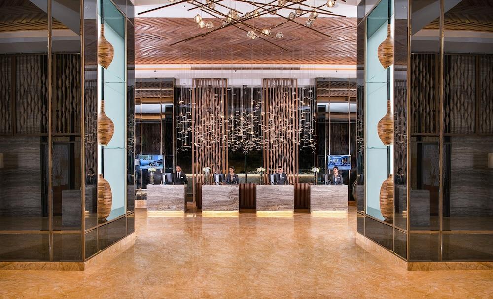 Al Jaddaf Rotana Suite Hotel - Lobby Lounge
